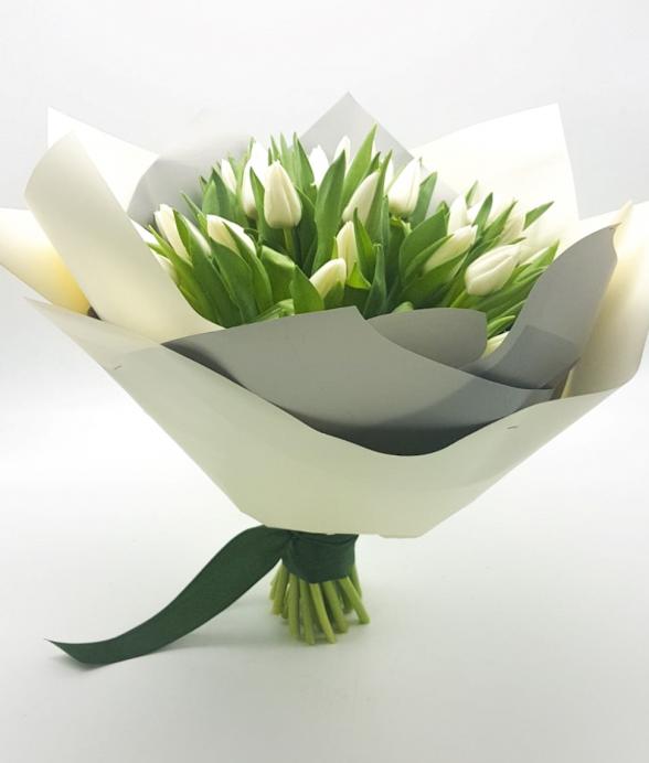 Bukiet "Białe tulipany w papierze"